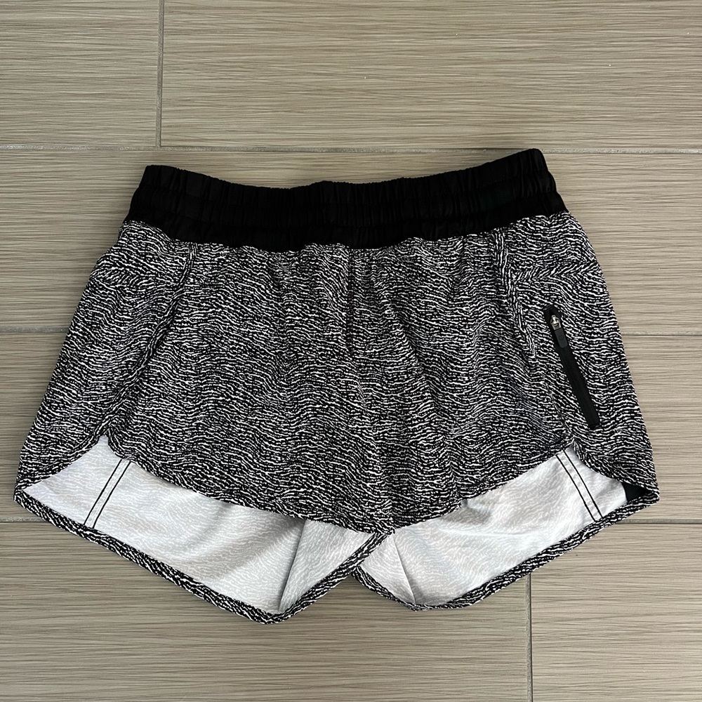 Lululemon track that shorts